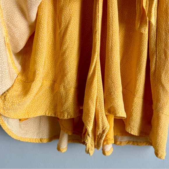 Abercrombie & Fitch Yellow Polka Dot Side Tie Waist Ruffle Trim Romper Sz Large - Picture 8 of 9